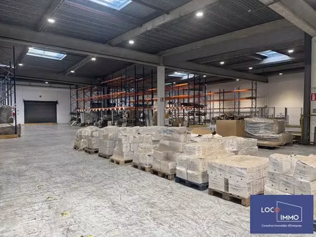 entrepot avec quais a louer