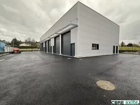 location local d'activités la biolle 230 m²