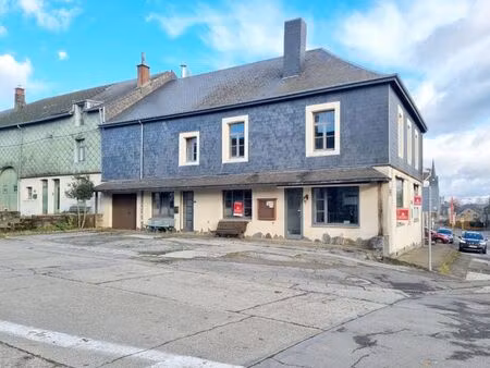 maison offrant plusieurs possibilités d'affectation !