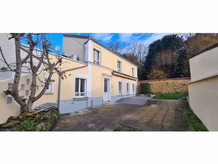 maison en centre-ville avec jardin (278m2)  garage  dependan