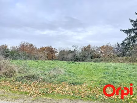 vente terrain à batir 2040 m² à prémilhat (03410)  24 000 €