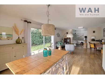 vente villa plain pied de 6 pieces de 150 m2 avec piscine a