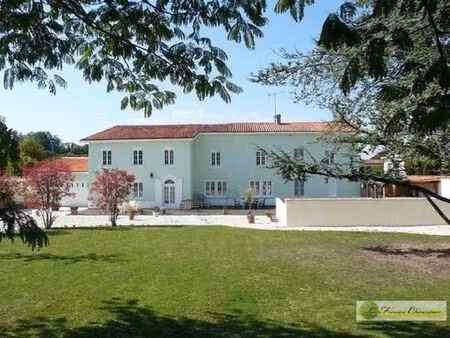 maison de luxe de 8 pièces en vente à aigre  nouvelle-aquitaine