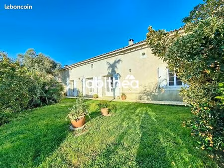 maison 6 pièces 205 m²