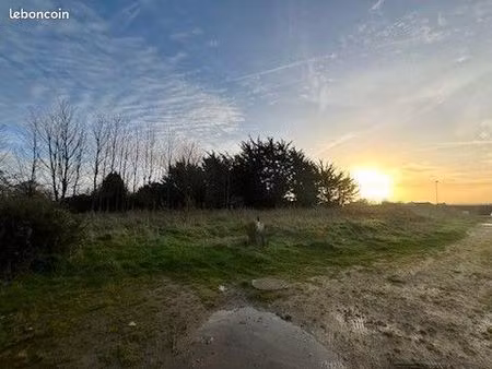 terrain 629 m² guimaëc