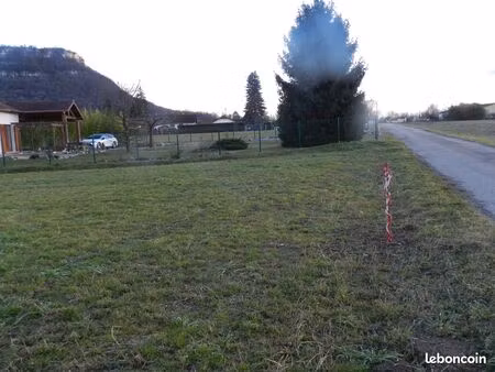 terrain plat constructible 853 m2