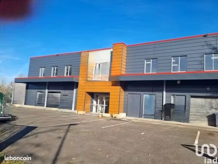 boutique 180 m² guibeville