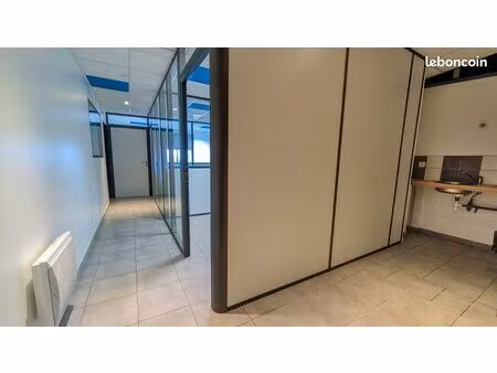 bureaux 55 m² bourg de peage