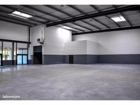 local bureaux 3 168 m²