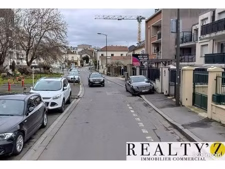 local commercial 58 m²