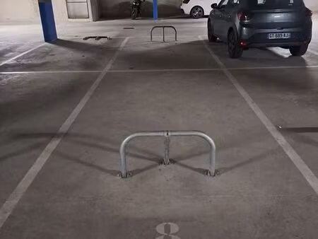 parking/box 14 m² st maur des fosses