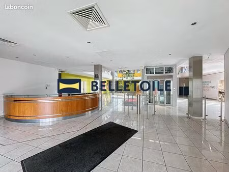 bureaux 2 450 m²