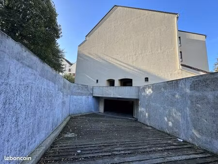 parking/box 11 m² sarcelles