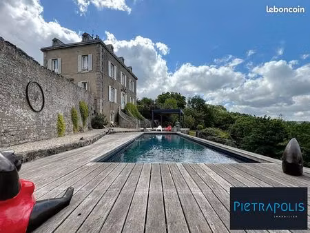 maison 7 pièces 196 m²