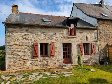 maison mitoyenne en pierres