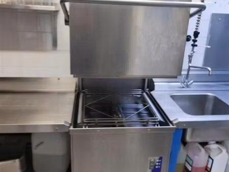 fonds de commerce bar  brasserie 300 m²