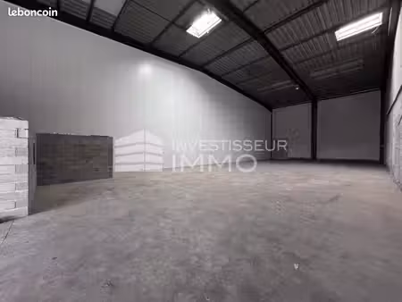 local industriel 200 m²