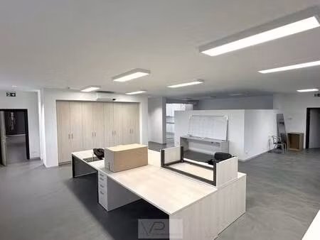 bien professionnel à louer à olen € 2.750 (l0brx) - venture properties | zimmo