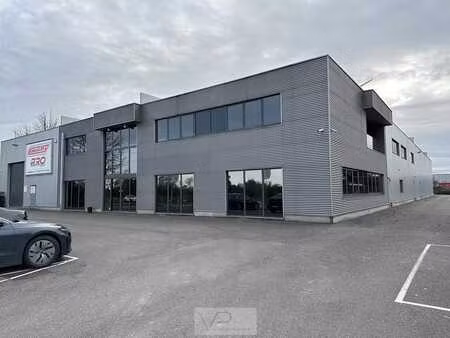 bureau à louer à un emplacement de choix à olen