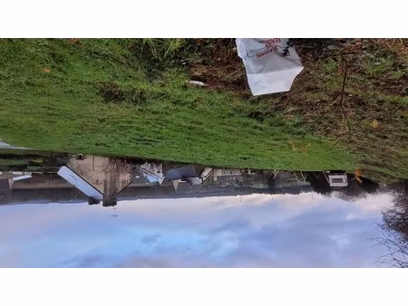 vente beau terrain de 799 m² au centre du bourg.