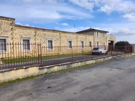 entrepot sur st magne de castillon - proximite st emilion