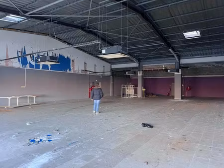 local commercial - location - st lo