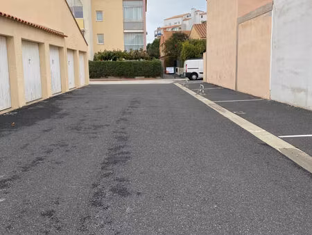 vente parking canet-plage 66140 - 19000 € - surface privée