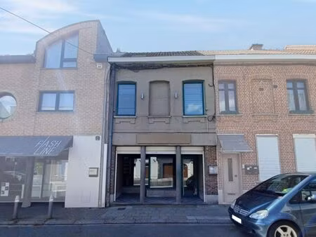 maison de commerce dans le centre de dottignies avec garage