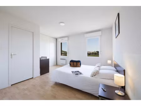 location meublée appartement 1 pièce 33 m² à gerzat (63360)  1 140 €