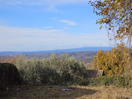 luberon  terrain constructible de 365 m2 avec magnifique vue
