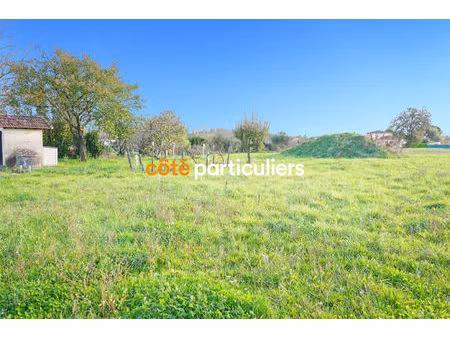 terrain plat et viabilisé avec puit