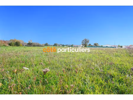 terrain plat et viabilisé de 1030 m²