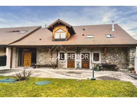 vente ferme 9 pièces 238 m² à thorens-glières (74570)  735 000 €