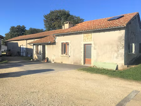 a vendre propriété avec dépendances à 15 minutes de perigueux (24000)