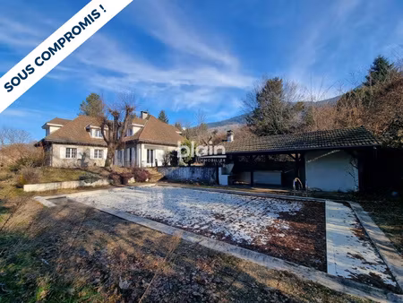 uriage - maison de 330 m2 a renover