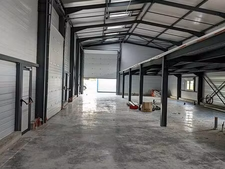 location local d'activités entrelacs 333 m²