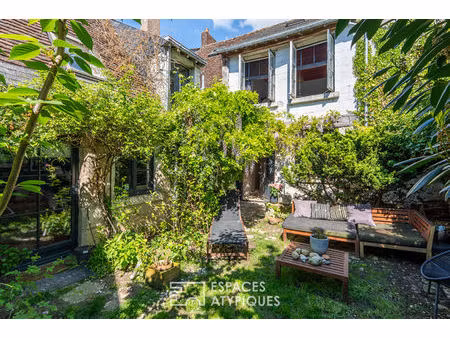 ravissante bonneterie rénovée en coeur de village