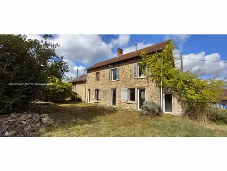 maison indépendante en pierres 146m2 hab. 2 grandes chambres