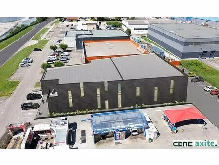 location local d'activités arbin 734 m²