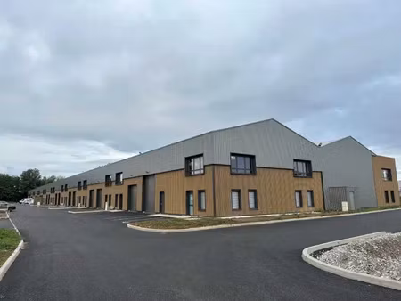 a vendre ou à louer entrepôt d'activité à bourgoin jallieu