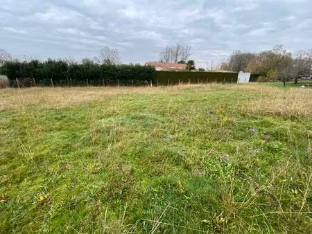 vente terrain 2063 m² saint-pierre-du-mont (40280)