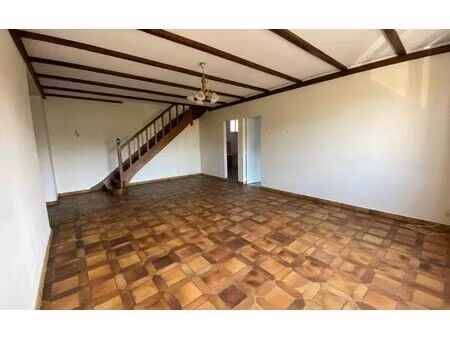 appartement pouancé 120.96 m² t-4 à vendre  82 500 €