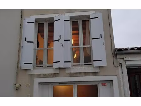 location appartement  m² t-5 à la tremblade  780 €