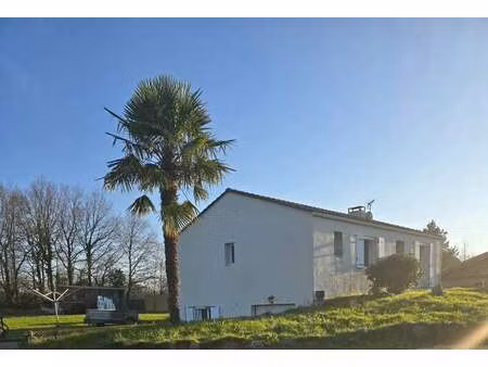 vente maison à landeronde (85150) : à vendre / 165m² landeronde