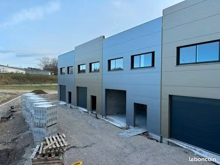 local bureaux 1 024 m²