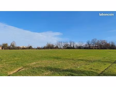 terrain à bâtir viabilisé sur sauzet