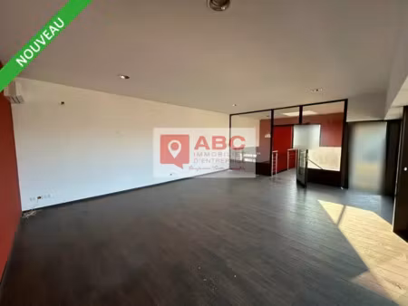 bâtiment d'activité indépendant avec quai à louer à frontignan