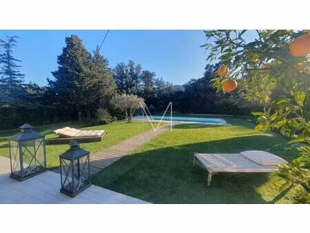 belle propriete de famille renovee a pied du village avec jardin clos et piscine chauffee