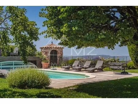 maison de luxe de 7 pièces en location à roussillon  france