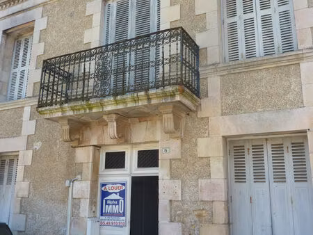 location commerce 216 m² à saint-savin (86310)